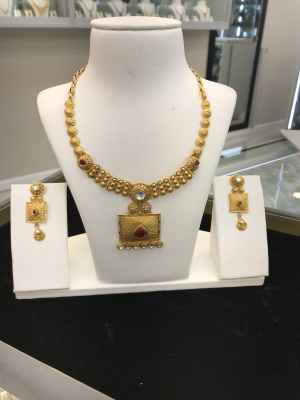 Women’s antique necklace 