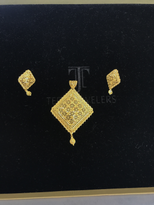 Pendent set