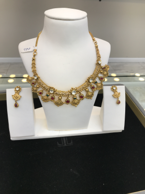 Women’s antique necklace