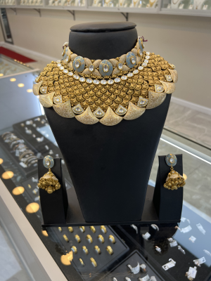 Womens Antique Necklace 