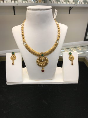 Women’s antique necklace 