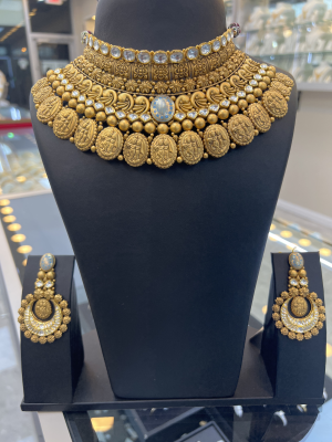 Womens Antique Necklace 